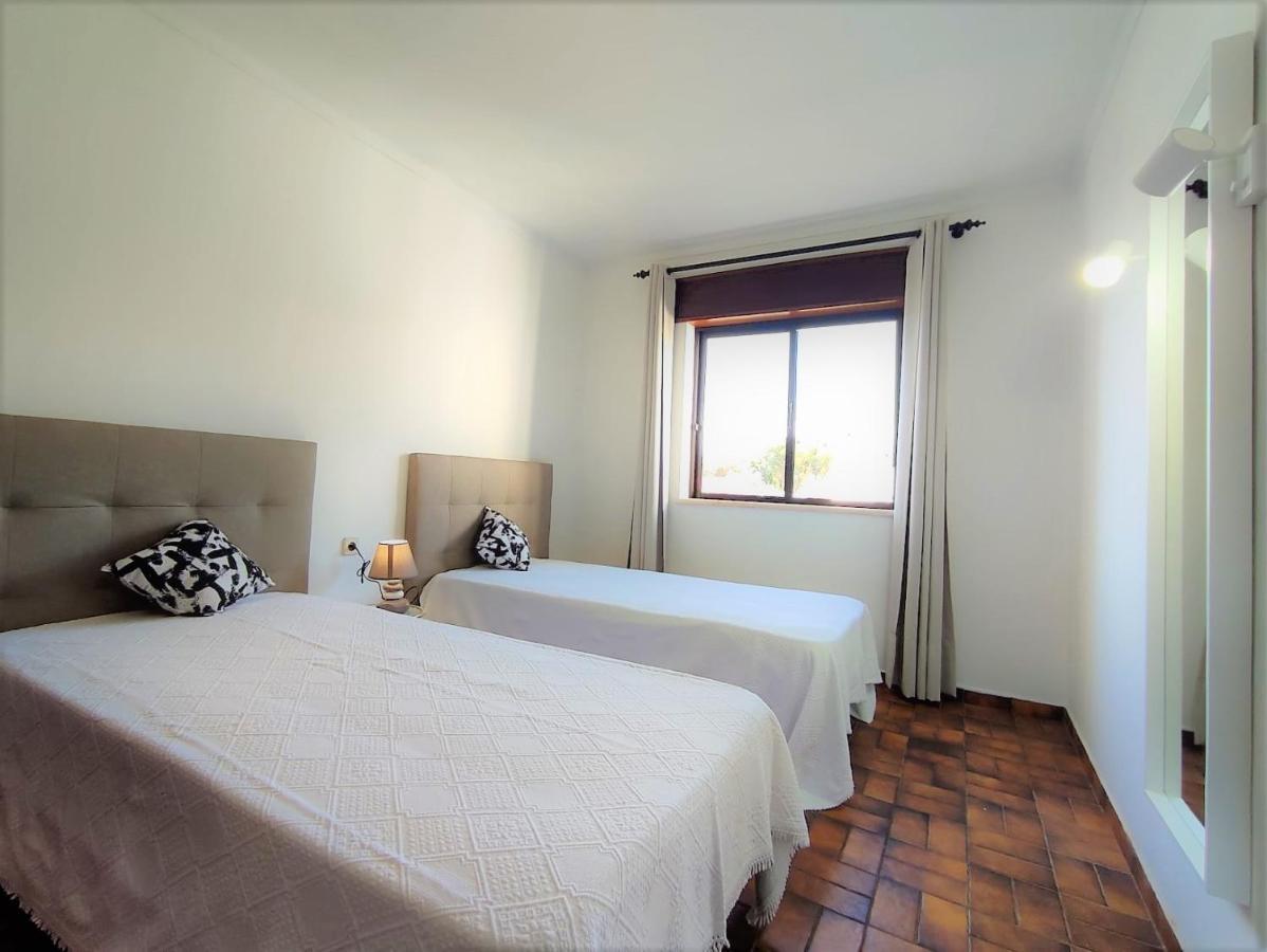 Apartamento V2 Pedro - By Bedzy Albufeira Bagian luar foto